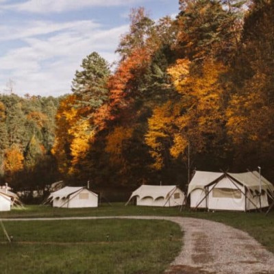 5 Reasons to Glamp at Under Canvas this Fall