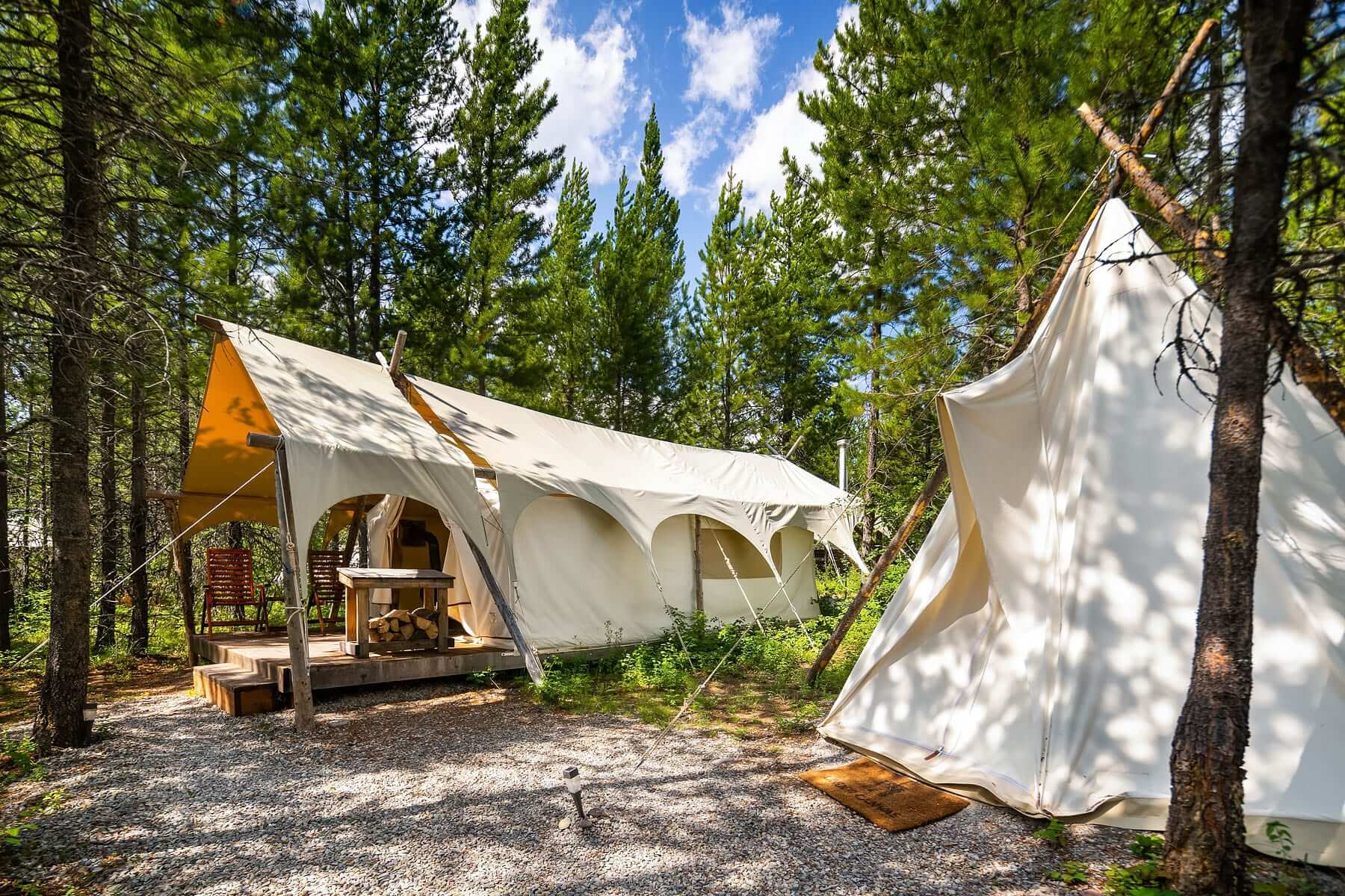 Under Canvas Glacier side view of Deluxe with Kids Tent