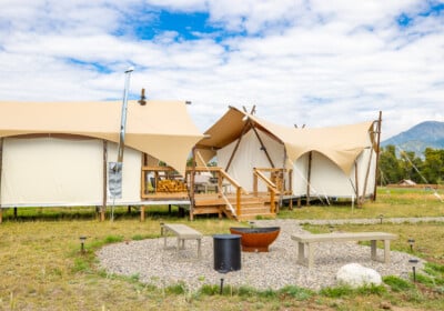 Yellowstone River Suite at Under Canvas North Yellowstone