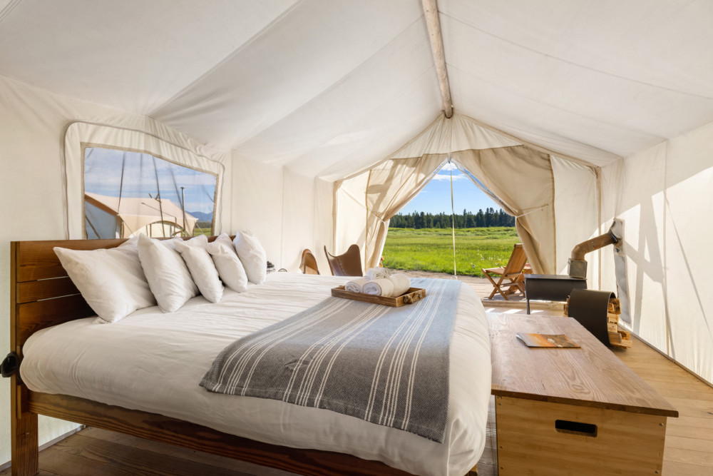 Under Canvas Yellowstone Deluxe Tent Interior with view of field