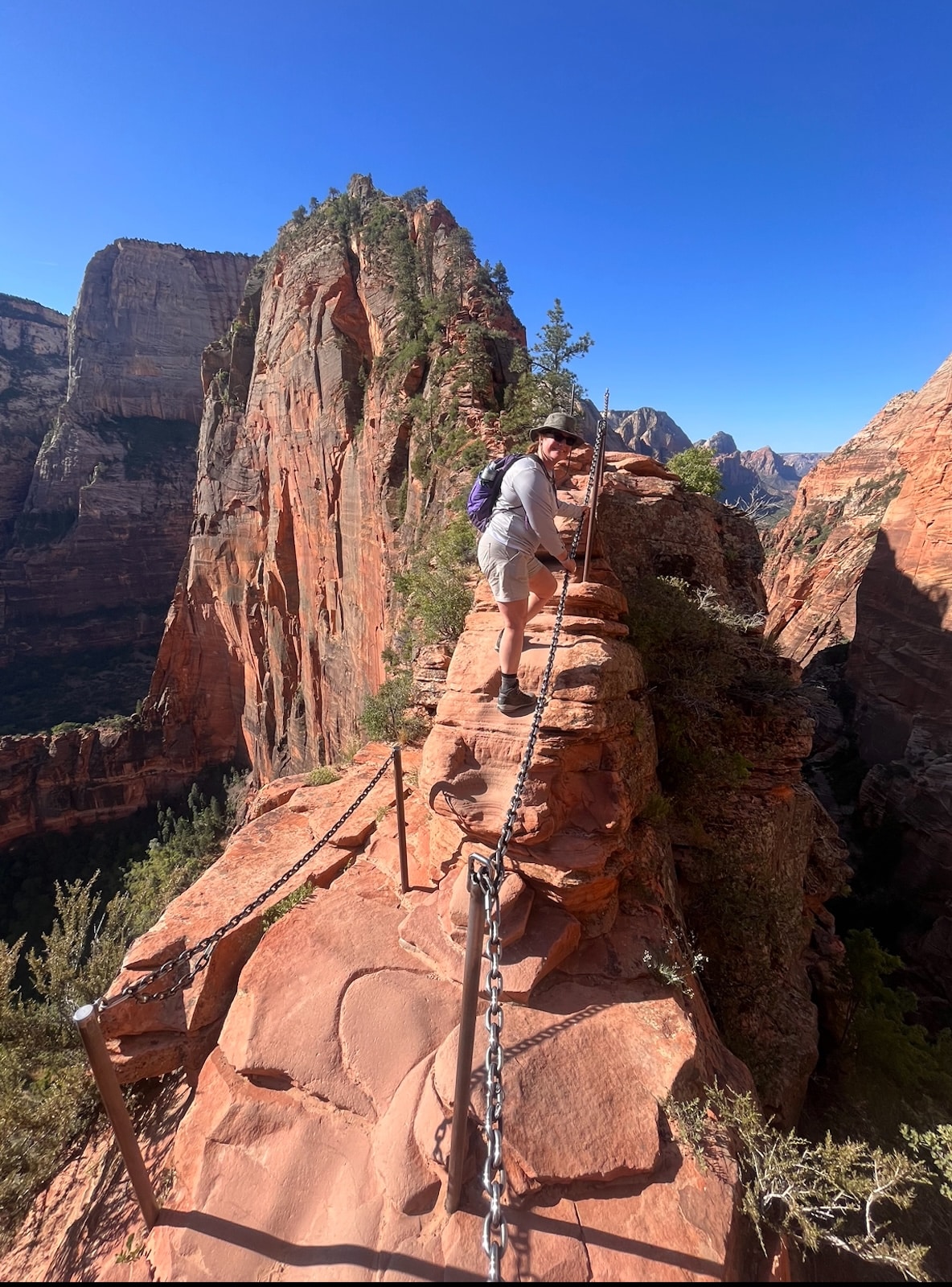Person doing the chains of Angles landing in Zion.