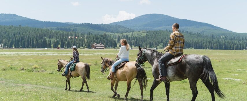 Horseback Riding Near Yellowstone: Best Ways to Experience the Wild West